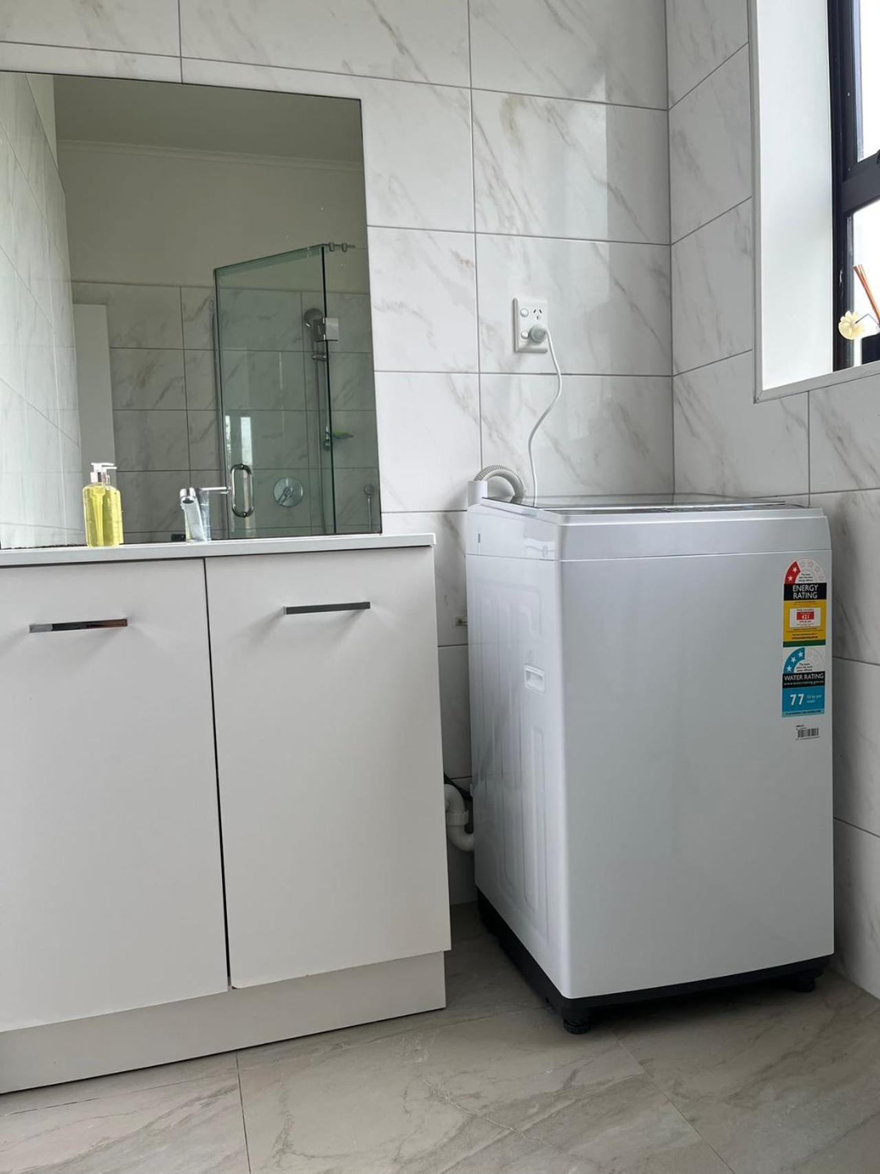 Totara Vale, Free Coffee, Parking And Wifi, Near Glenfield Mall And Highway 18,1 Auckland Bagian luar foto